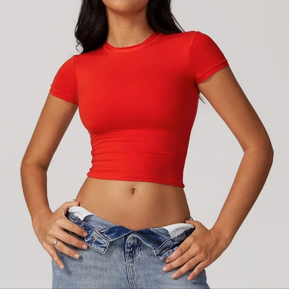 Pedigree SW | Evo-Dry BabyTee Crop Top - Red - Picture 1 of 5